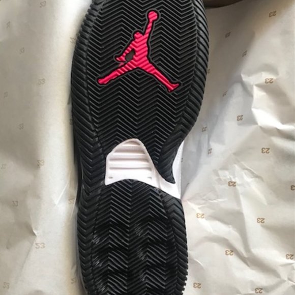 Jordan Stay Loyal - Picture 6 of 9